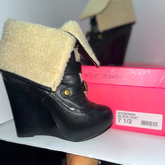 Betsy Johnson Ryderrr Wedge boots, size 7.5 - Picture 6 of 15